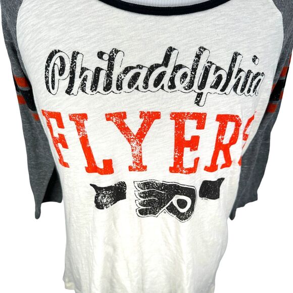G-III 4her by Carl Banks Philadelphia Flyers T-Shirt Women’s XL Scoop Neck Cream - Picture 2 of 9